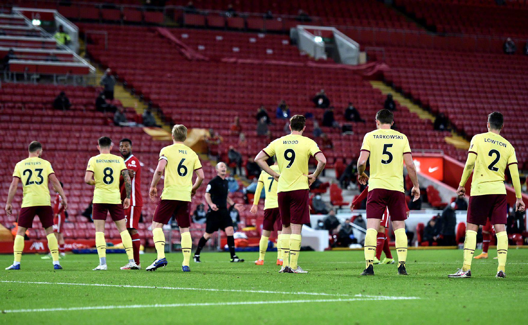 许多同龄人 许多同龄人